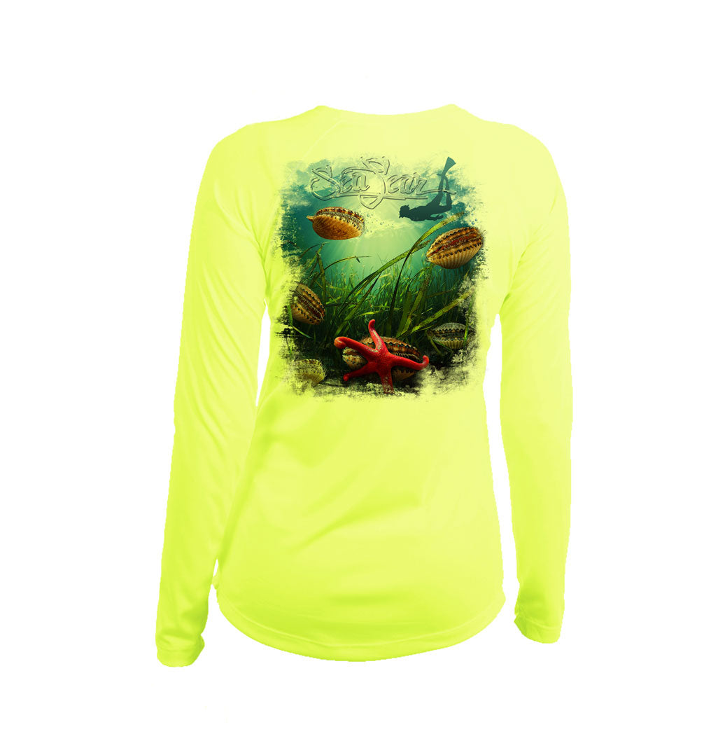 Scallop V-Neck Performance Tee